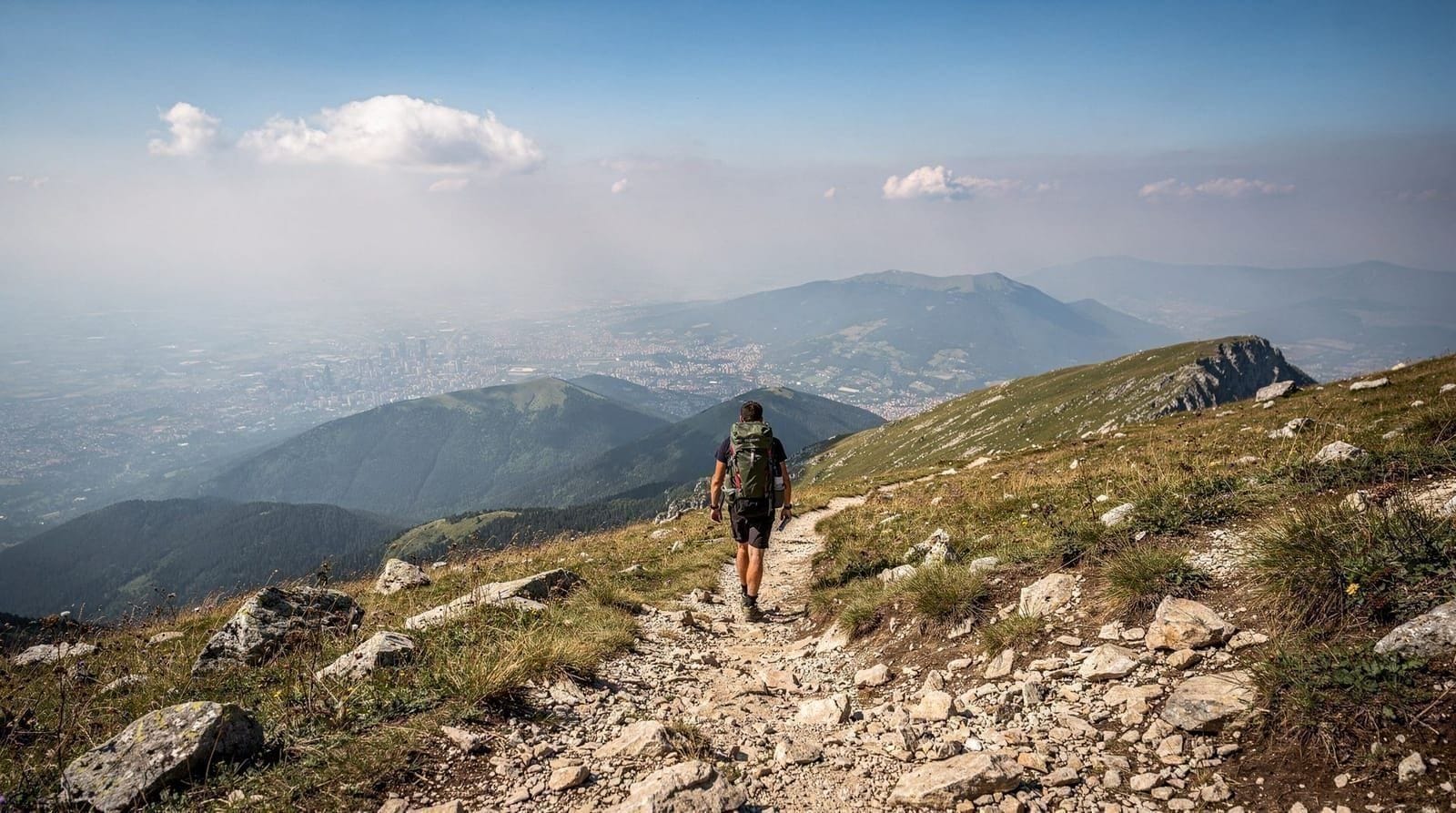 Vitosha Mountain day hikes: routes, difficulty, and what to expect — Practical guide to hiking Vitosha from Sofia: routes, gondola, trailheads, diffi