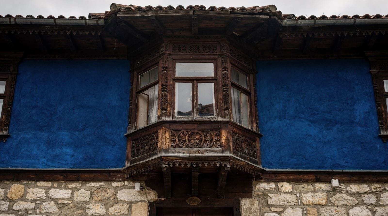 Bulgarian National Revival architecture: a complete guide — The ornate houses, carved ceilings, and colorful facades of the Bulgarian Nation