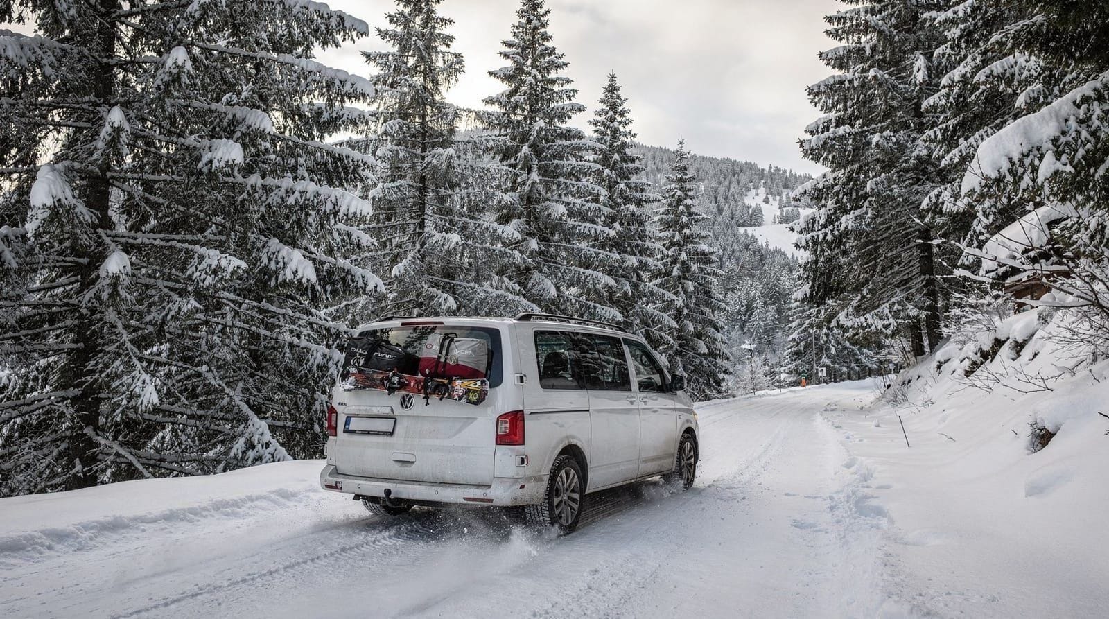 Sofia: Small-Group Sofia Airport to Borovets Transfer