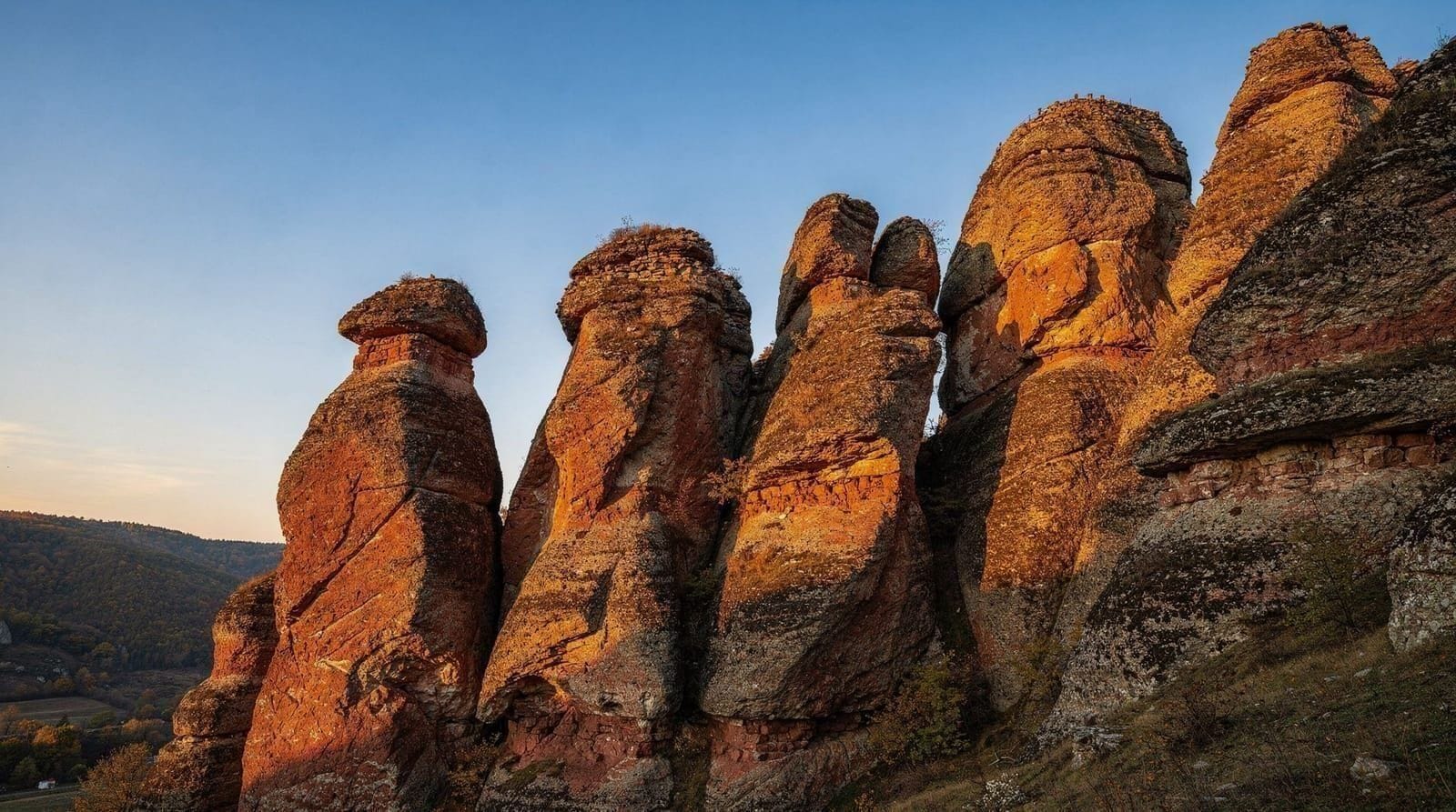 From Sofia: Belogradchik Rocks & Venetsa Cave Full-Day Tour